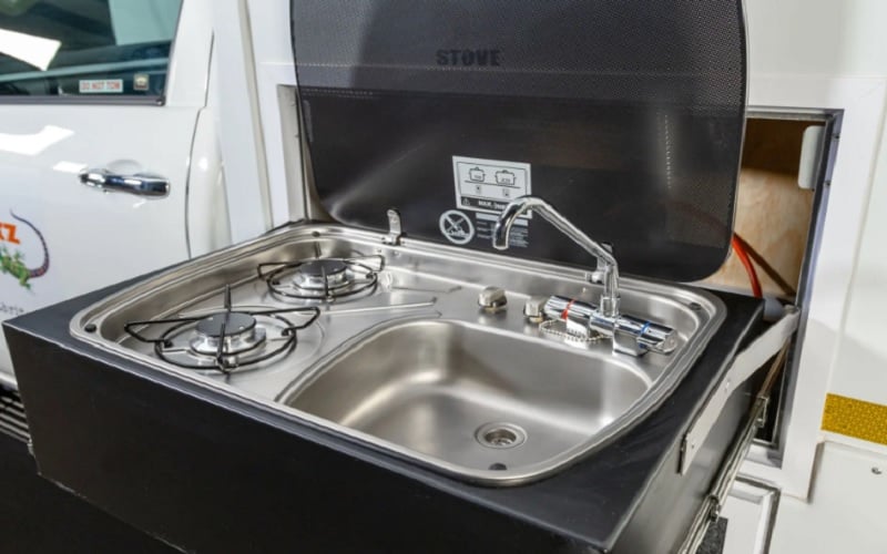 Maui Motorhome Toyota / Nissan 4×4 Single Cab 2 Sleeper